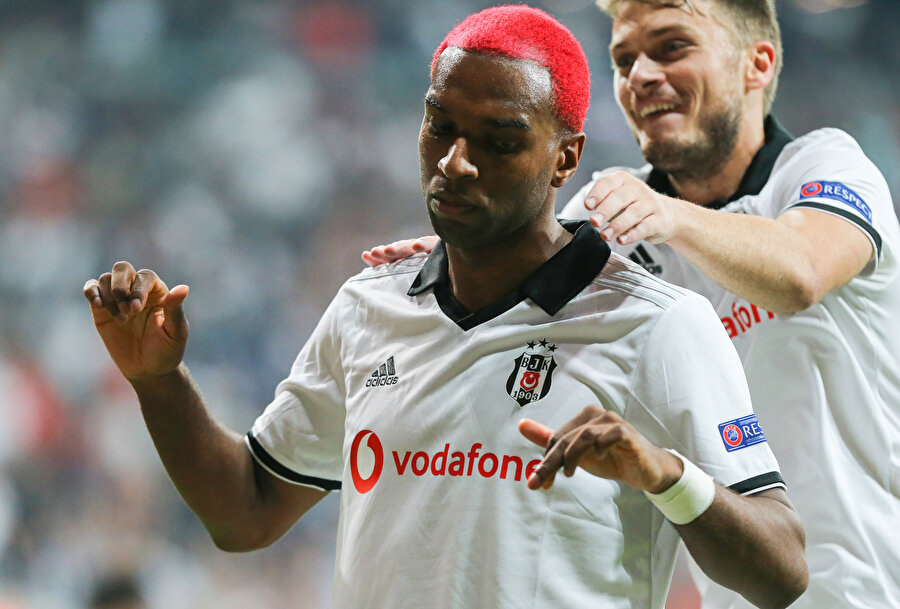 Ryan Babel ve Adem Ljajic birlikte seviniyor...