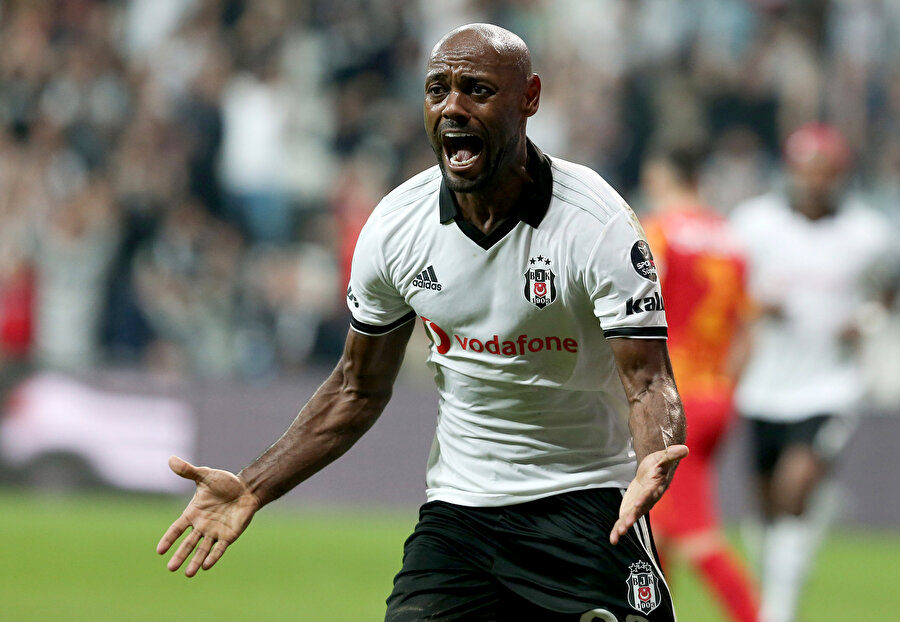 Beşiktaş'ın ilk golünü kaydeden Vagner Love, büyük sevinç yaşadı.