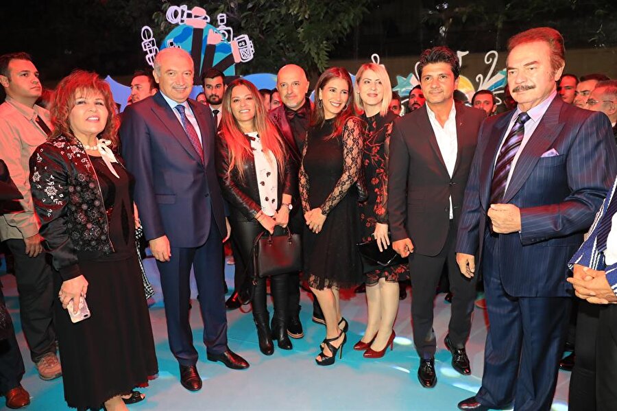 Belediye Başkanı Mevlüt Uysal'ın yer aldığı törene bir çok ünlü isim katıldı.