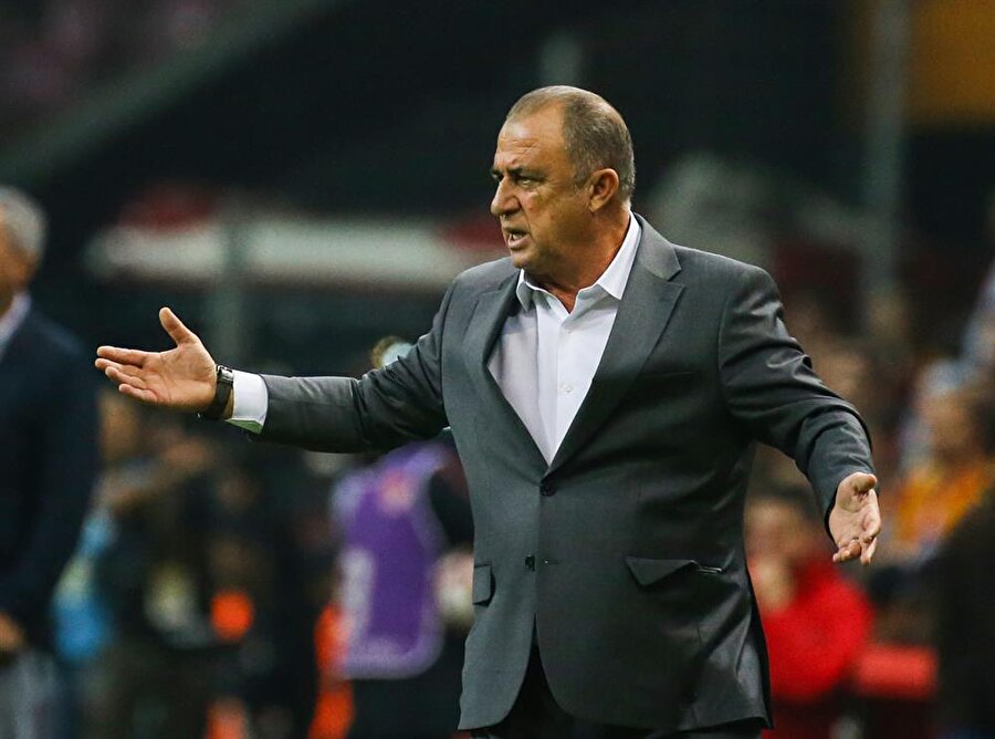 Tecrübeli teknik adam ilk yarıda yaşanan 3 sakatlığa isyan ediyor...