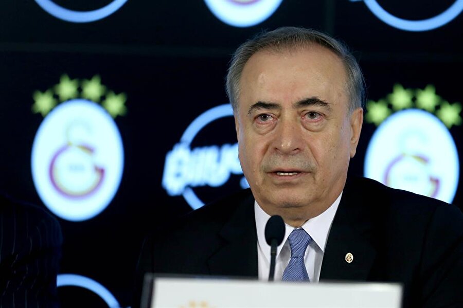 Mustafa Cengiz, son yapılan sponsorluk anlaşmasının basın toplantısında konuşuyor...