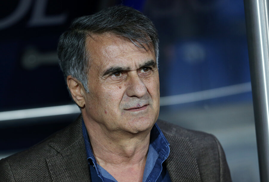 Şenol Güneş, Başakşehir maçı öncesinde yedek kulübesindeki yerini alıyor...