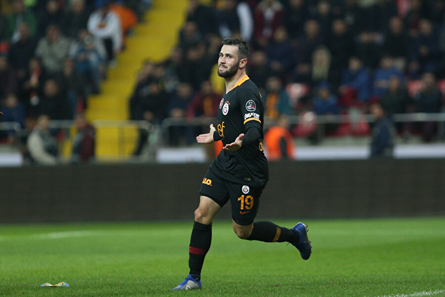 Ömer Bayram, Kayserispor maçında attığı golün sevincini böyle yaşadı.