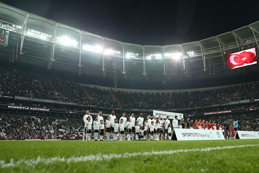 besiktas in kalesi yikildi