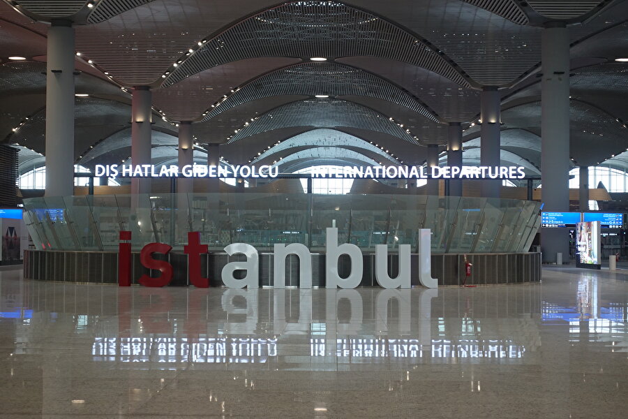 Atatürk Havalimanı'ndan İstanbul Havalimanı'na taşınmanın 12 saatte tamamlanması planlanıyor.