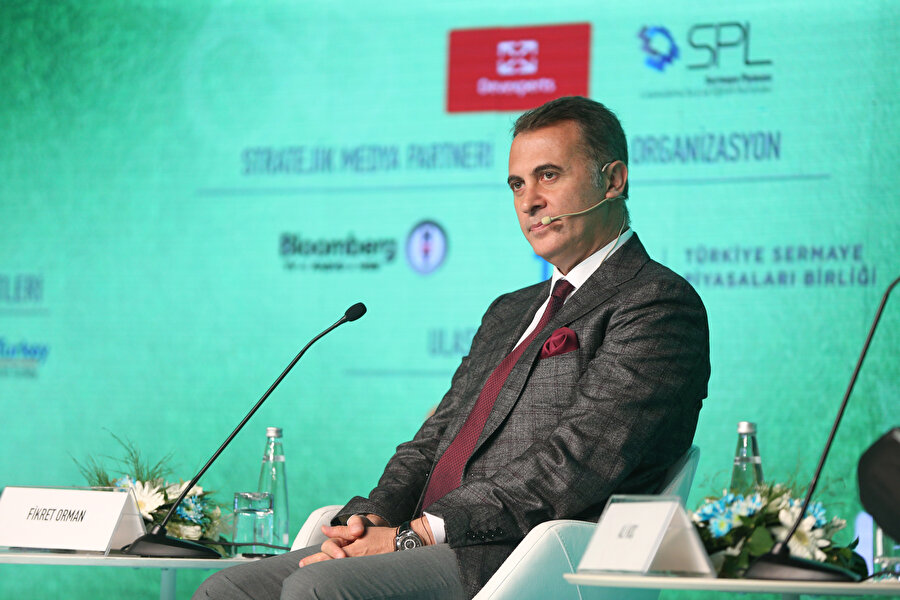 Fikret Orman, panelde konuşma yaparken...