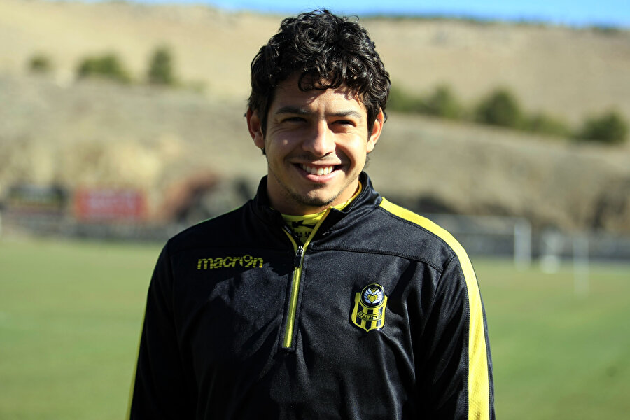Yeni Malatyaspor'un en önemli silahlarından Guilherme basın mensuplarına poz verdi.