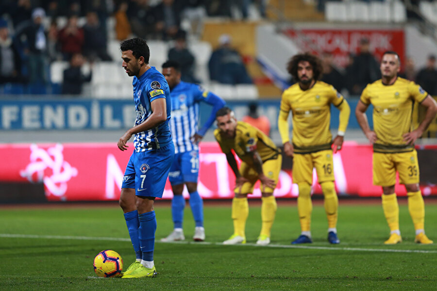 Trezeguet, penaltı atışını kullanırken...