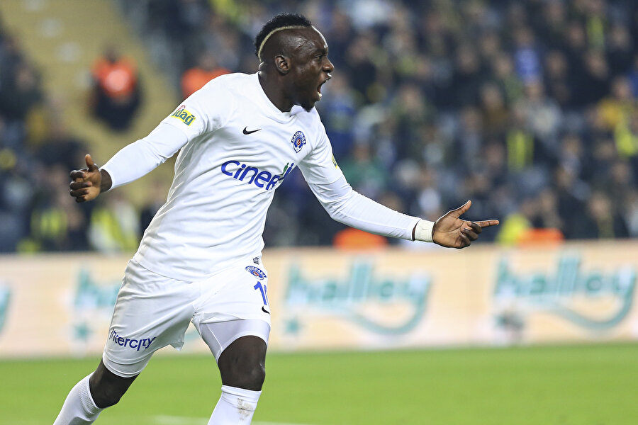 Attığı 20 golle dikkatleri üzerine çeken Diagne'ye transfer teklifi yağıyor.