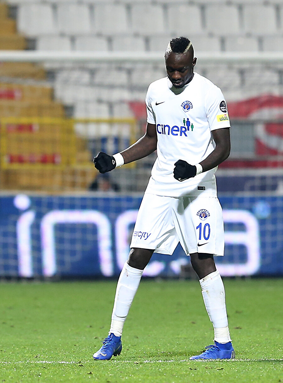 Diagne ligin ilk yarısını gol kralı olarak tamamladı.