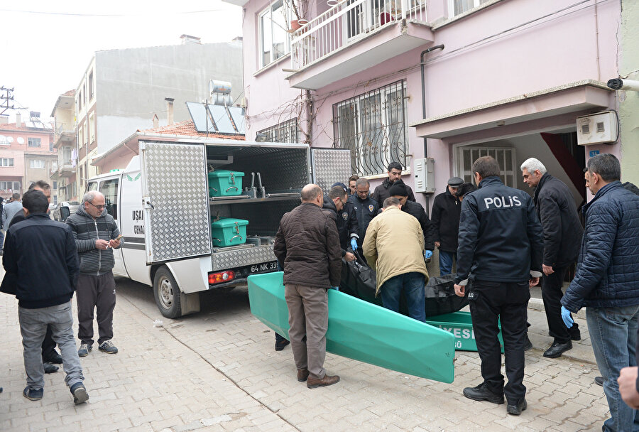 Aynı odada kalan üç kardeş hayatını kaybetti.