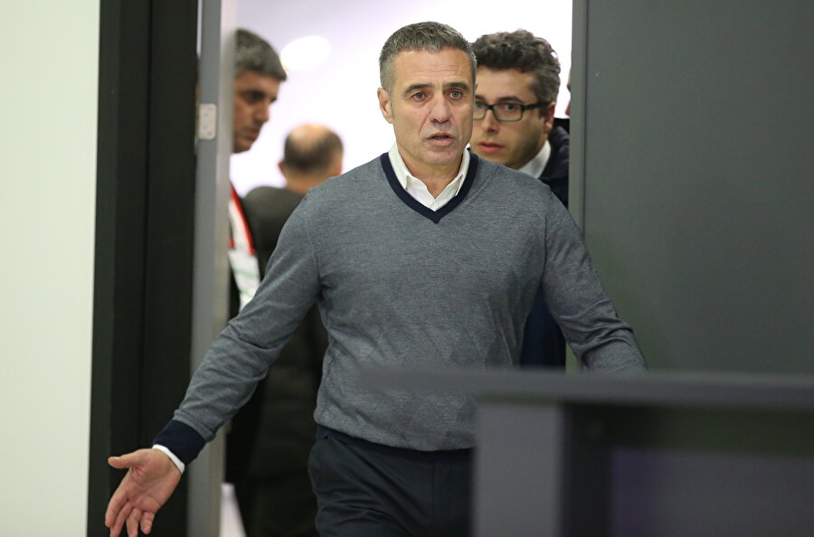 Ersun Yanal yönetimindeki Fenerbahçe ligde 11. sırada yer alıyor.
