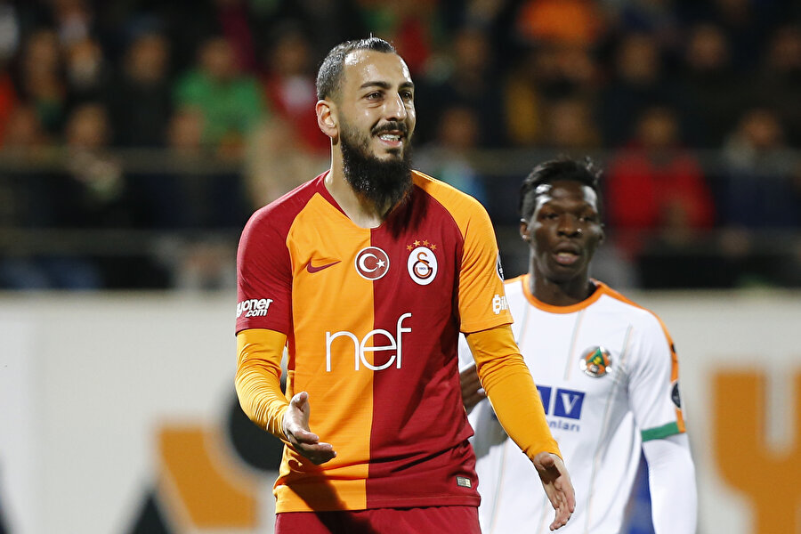 Kostas Mitroglou değerlendiremediği pasın ardından üzülüyor.