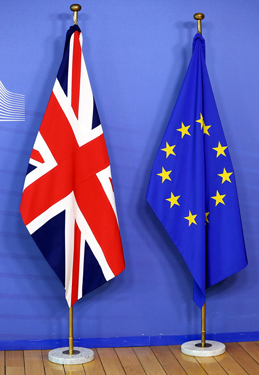İngiltere Başbakanı Theresa May, AB ile görüşmeler için Brüksel'e gitti.