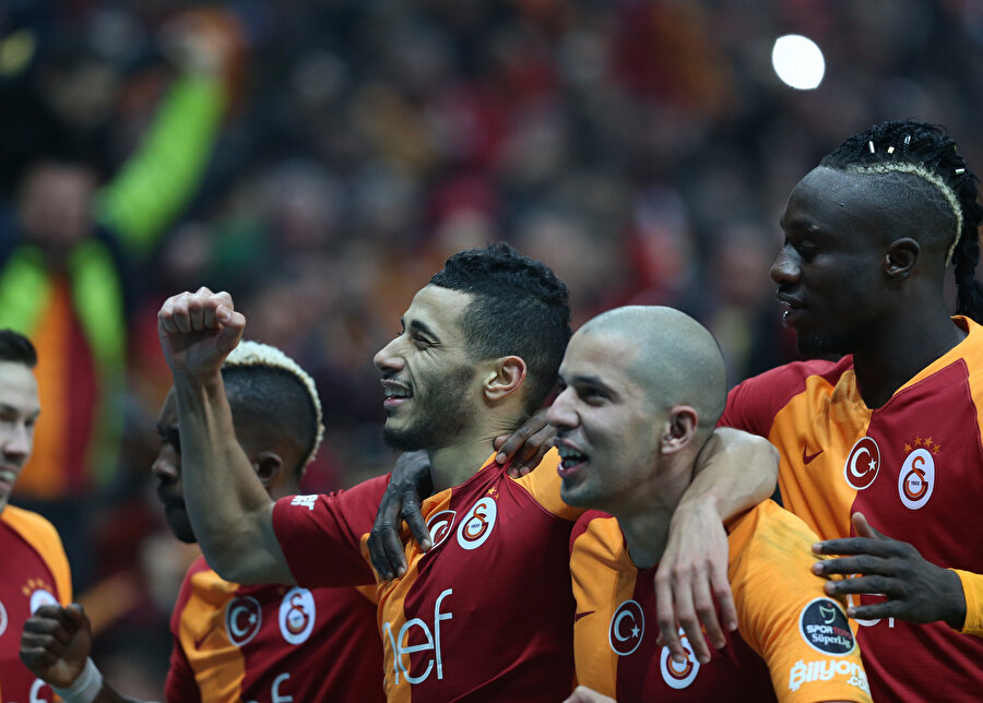 Galatasaraylı futbolcuların gol sevinci.