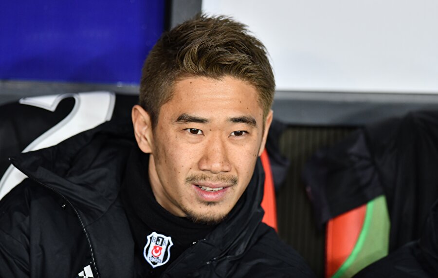 Kagawa, sakatlığı nedeniyle Kayserispor maçında forma giyemeyecek.