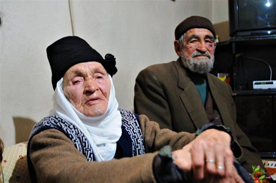 Mehmet Tırak (90) ve Halime Tırak (92) çifti ziyaret edildi.