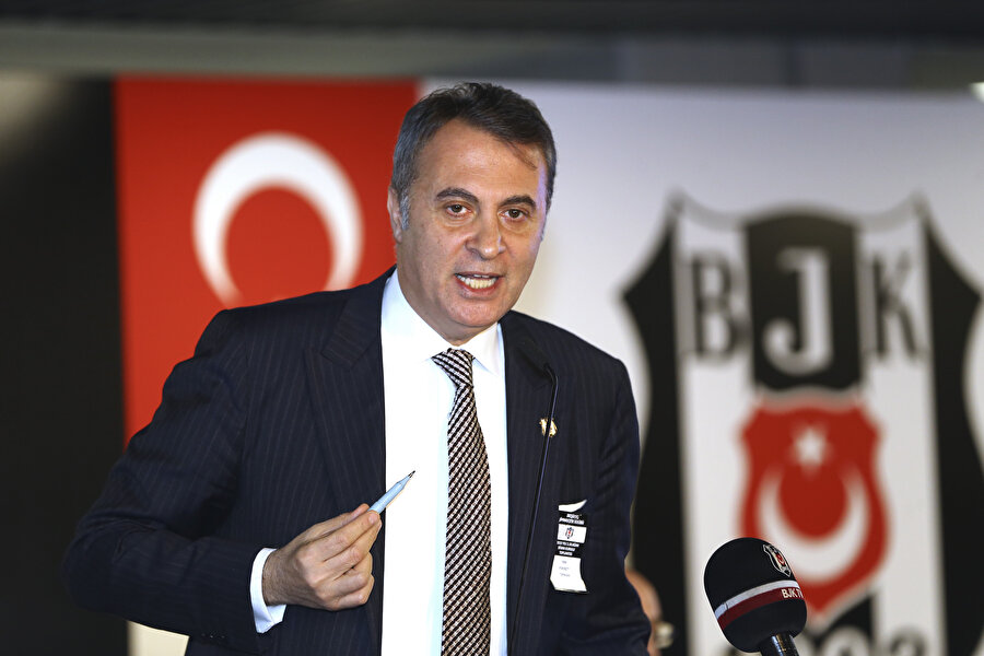 Fikret Orman konuşma yaptığı sırada toplantıda tansiyon ara sıra yükseldi.