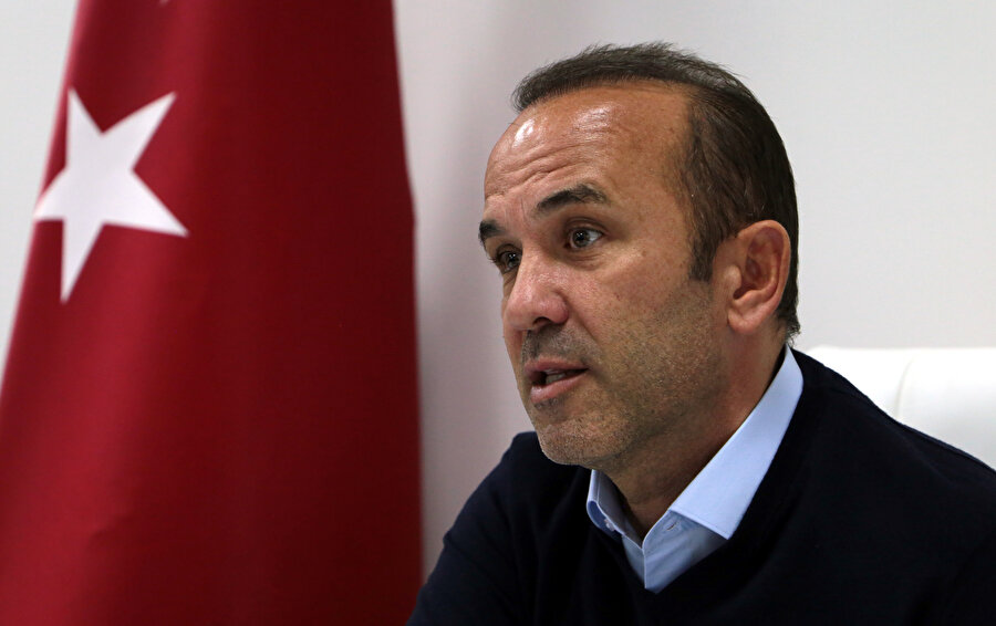 Mehmet Özdilek basın toplantısı düzenledi.