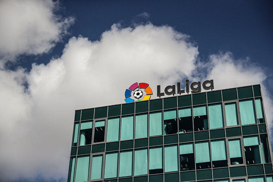 La Liga binasının dışarıdan görünümü.