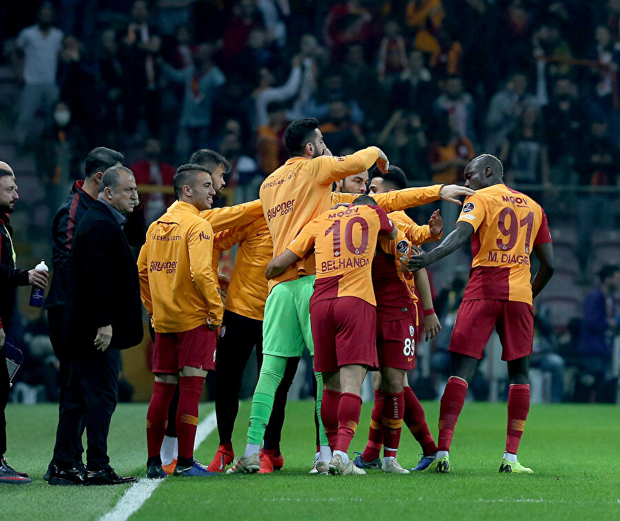 Belhanda bu sezon çıktığı 27 maçta 4 gol atarken 9 da ssit yaptı.