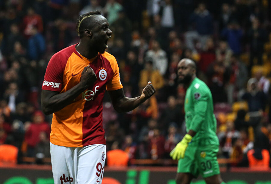 Diagne'nin penaltıdan bulduğu gol sonrası yaptığı sevinç.