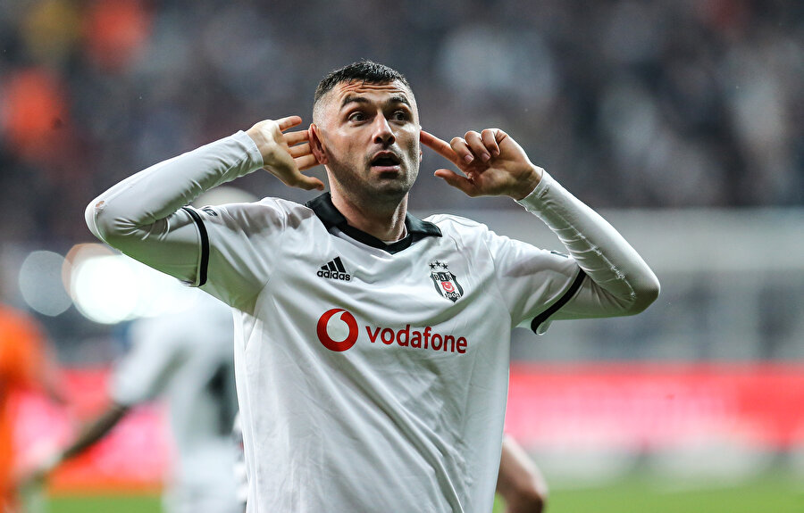 Burak Yılmaz'ın gol sevinci.
