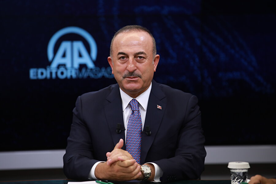 Dışişleri Bakanı Mevlüt Çavuşoğlu AA editör masasına konuk oldu.