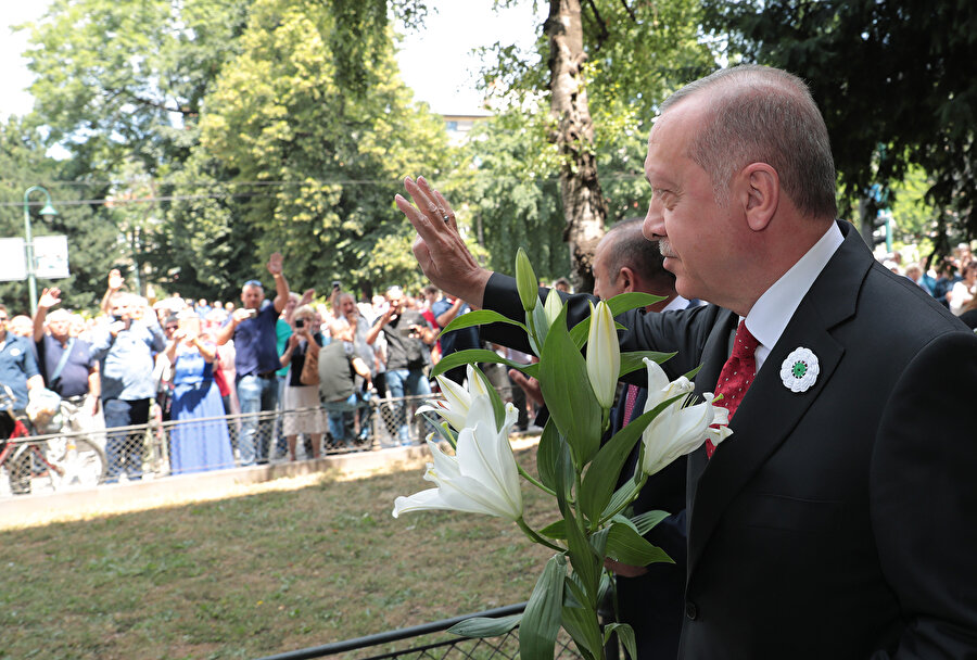 Cumhurbaşkanı Recep Tayyip Erdoğan Bosna Hersek'te Srebrenitsa Soykırımı için düzenlenen geçit törenine katıldı. -AA
