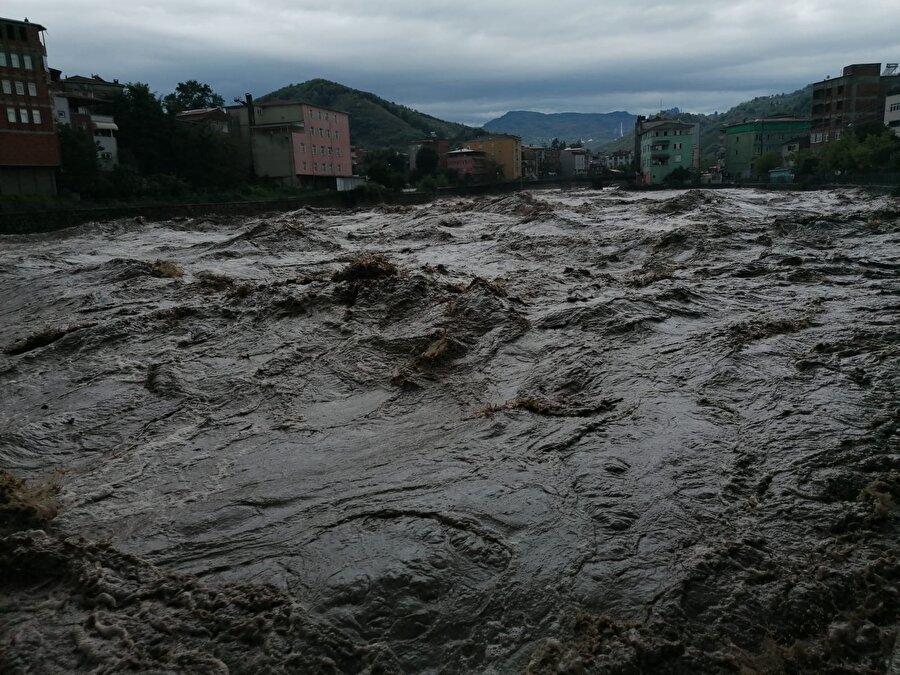 Samsun'da sağanak, sel ve taşkınlara sebep oldu. -AA