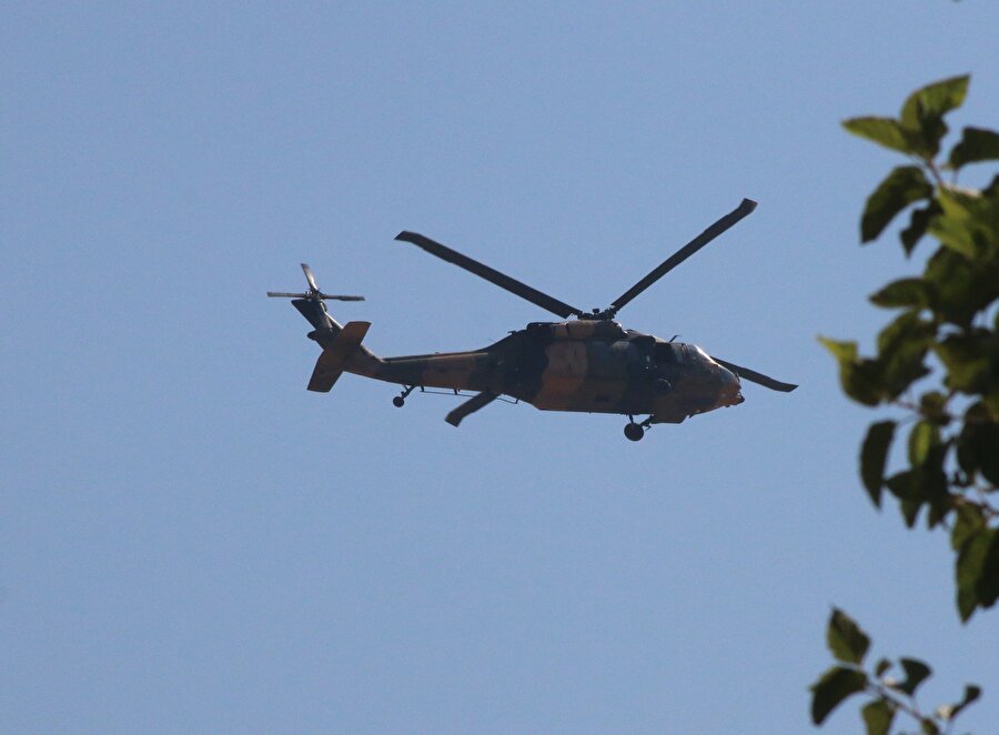 uriye’de Fırat’ın doğusunda güvenli bölge kapsamında 2 Türk ve 2 ABD helikopterinin üçüncü ortak helikopter uçuşunu gerçekleştirdi.