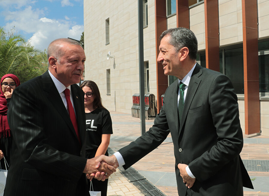 Cumhurbaşkanı Recep Tayyip Erdoğan, Milli Eğitim Bakanı Ziya Selçuk ile birlikte -AA