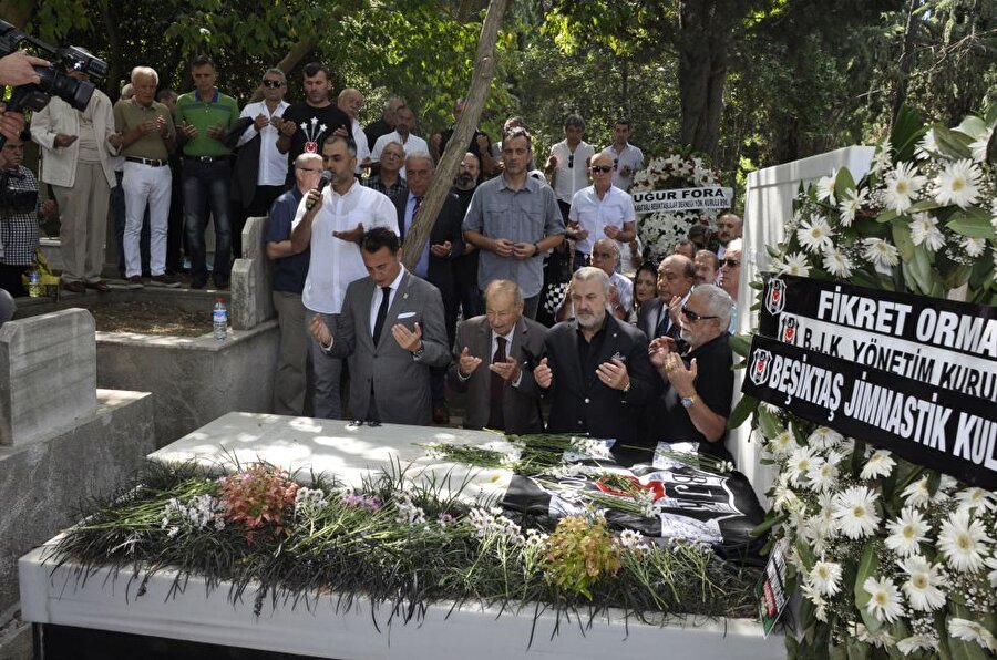 Süleyman Seba vefatının 4. yılında mezarı başında anıldı.