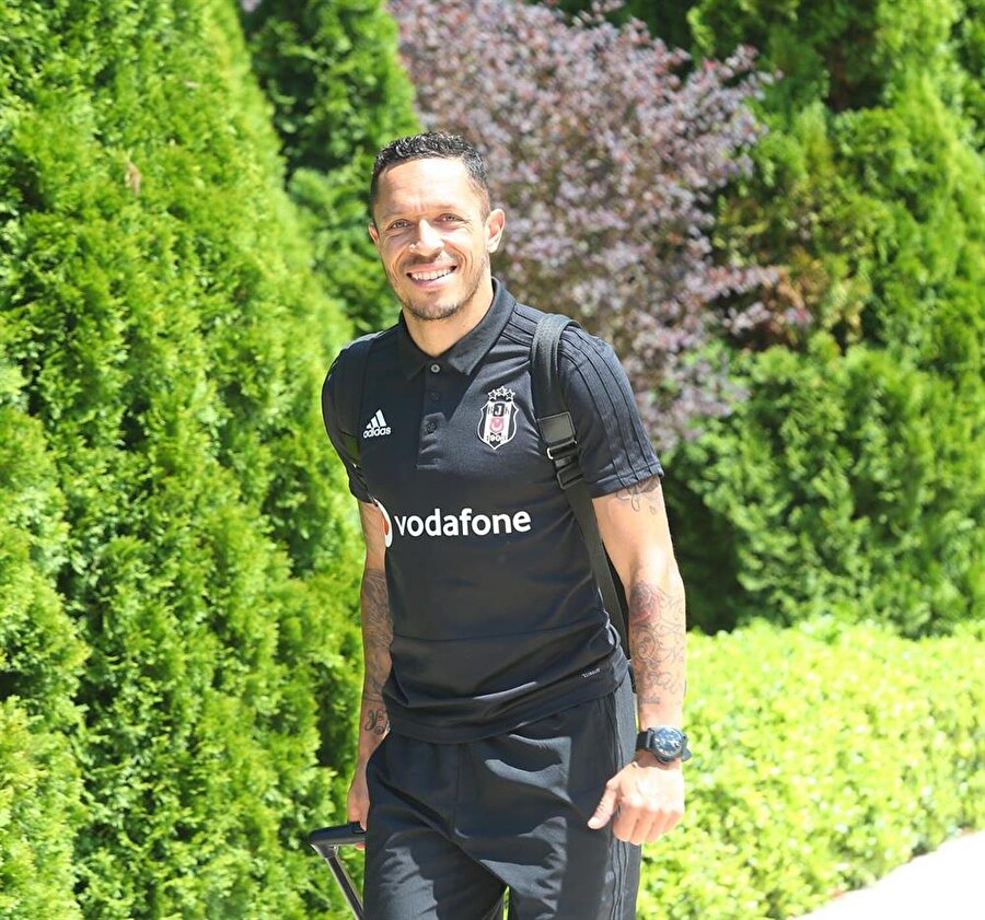 Adriano Correia