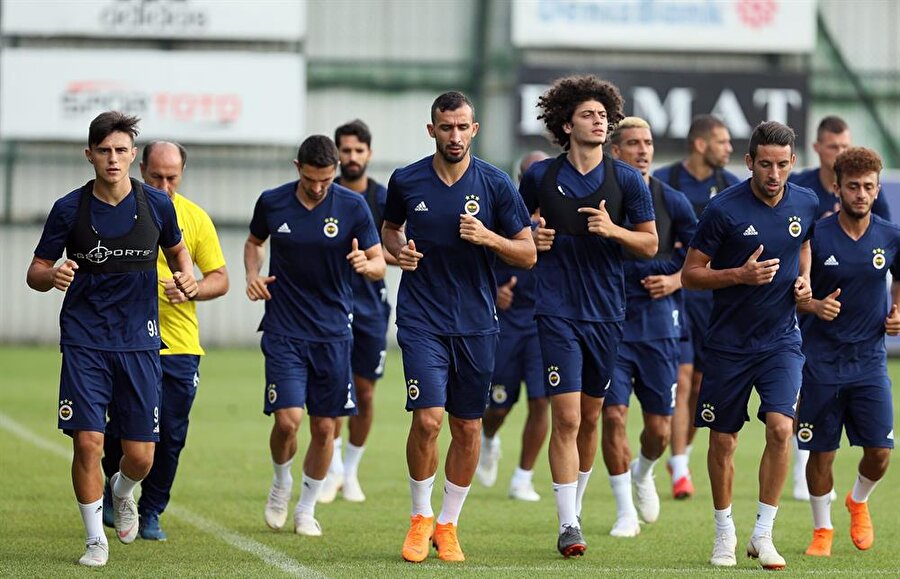 Fenerbahçe, Süper Lig'in 4. haftasında karşılaşacağı Kayserispor maçının hazırlıklarına başladı.