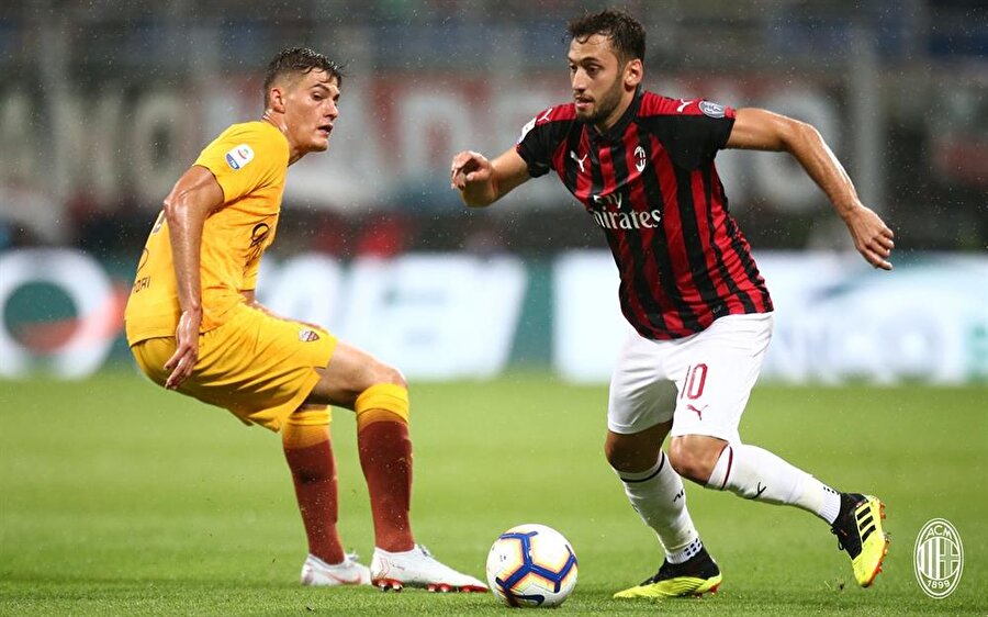 Hakan'lı Milan, Roma'yı devirdi.