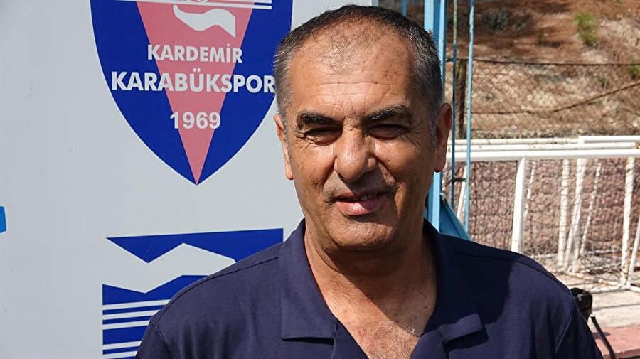 Fikret Yılmaz, Karabükspor'daki teknik direktörlük görevinden istifa ettiğini açıkladı.