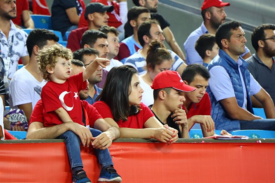 TFF, Trabzonsporlu futbolseverlere Türkiye-Rusya maçındaki desteklerinden dolayı teşekkür etti.