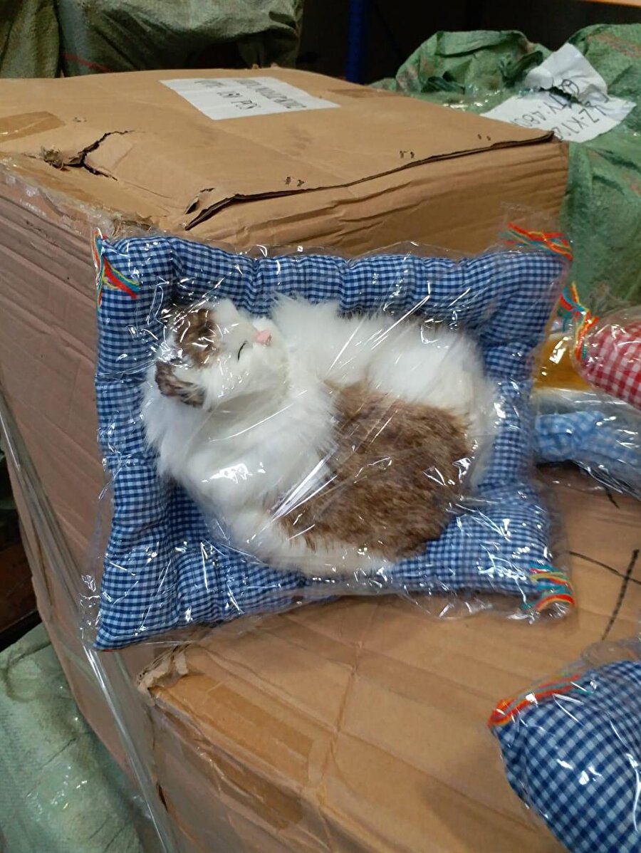 Sağlığa zararlı maddeler içeren 15 bin oyuncak operasyonla ele geçirildi