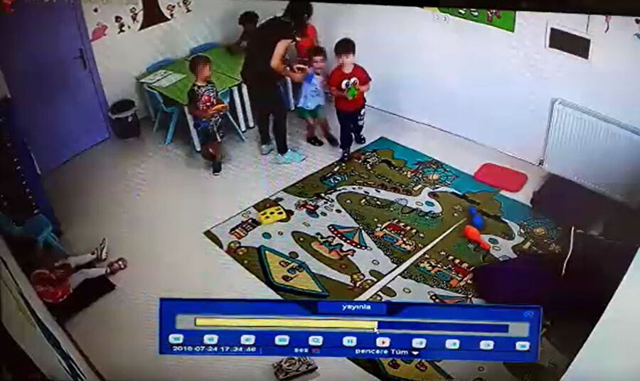 Anaokulundaki çocuğa şiddet güvenlik kamerasına yansımıştı.