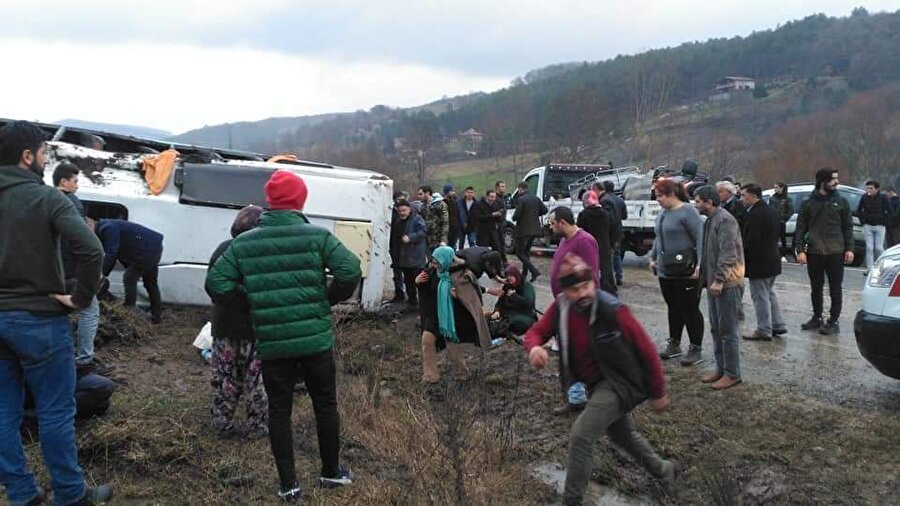 Bursa'da meydana gelen kazada 19 kişi yaralanırken, midübüsün cenazeden dönenleri taşıdığı öğrenildi.