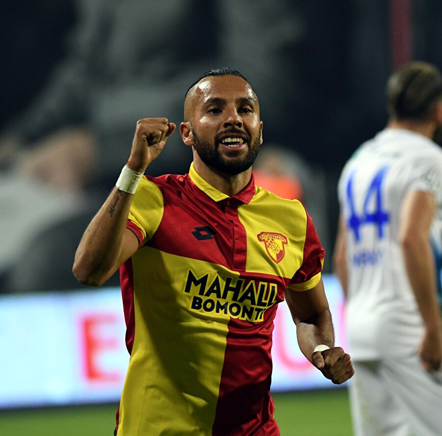 Yasin Öztekin, Süper Lig'de sezonun ilk yarısında çıktığı 16 maçta 7 gol kaydetti.
