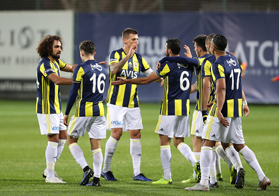 Fenerbahçe'de sarı kart ceza sınırında olan isimlerin çokluğu dikkat çekiyor.