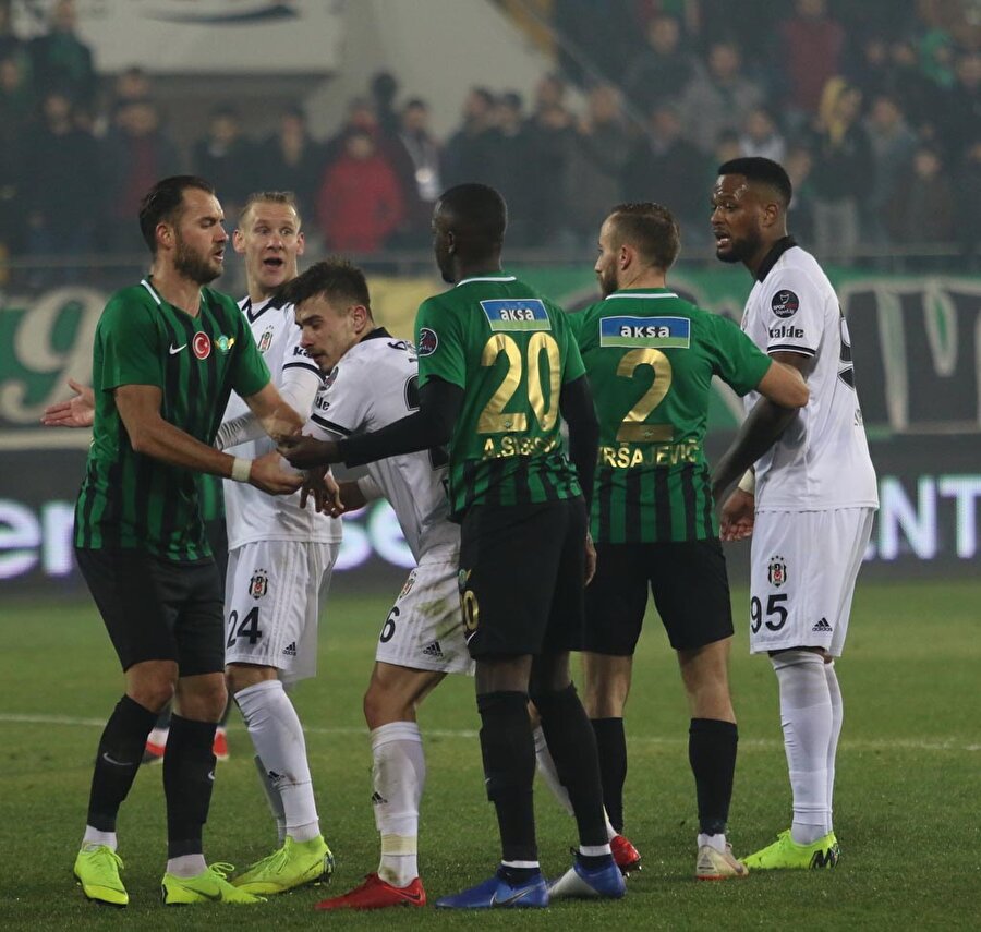 Akhisarspor, 3-0 hükmen mağlup sayıldı.