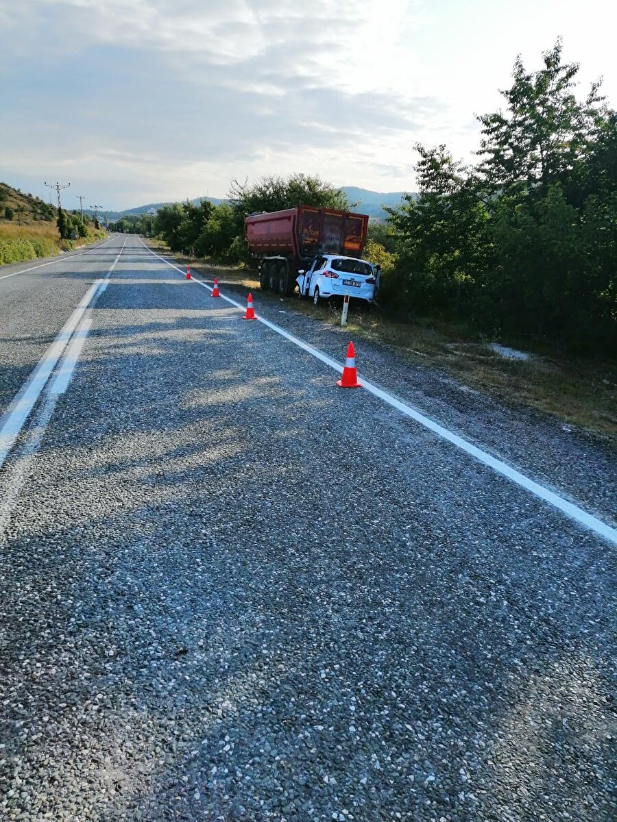 Baba olacağını öğrenince kalp krizinden ölen öğretmenin kızı da kazada yaşamını yitirdi.