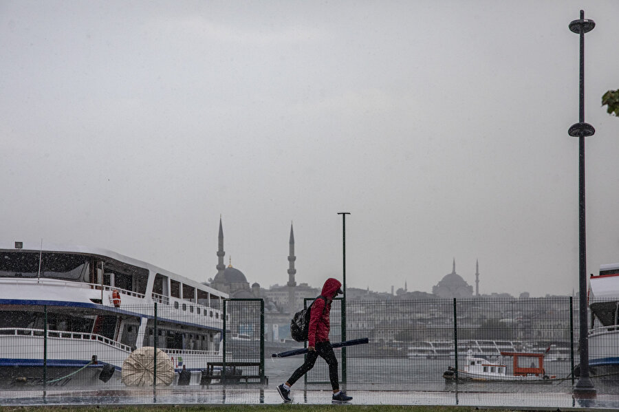İstanbul'un bazı bölgelerinde yağmur bekleniyor.