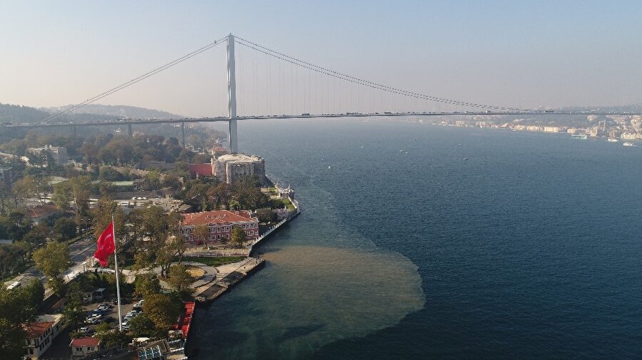 İstanbul Boğazı çamura bulandı