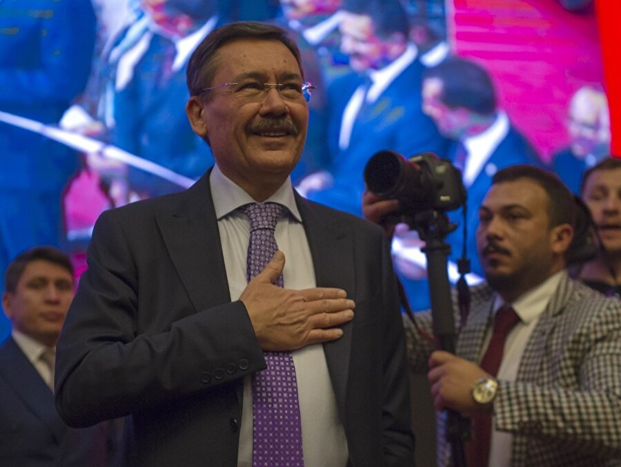 Melih Gökçek, Ankara Büyükşehir Belediye Başkanlığı görevine veda ediyor.