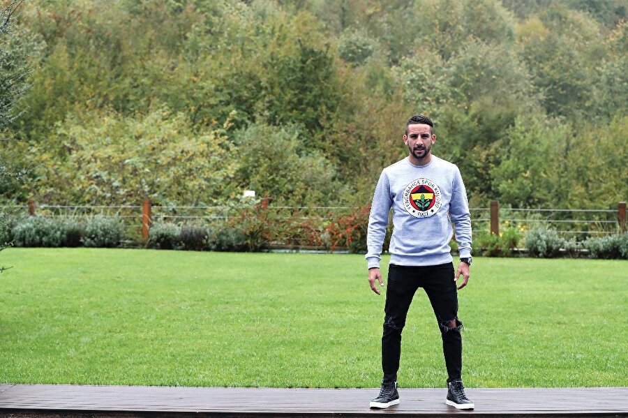 Isla iki sezondur sarı-lacivertli formayı giyiyor.