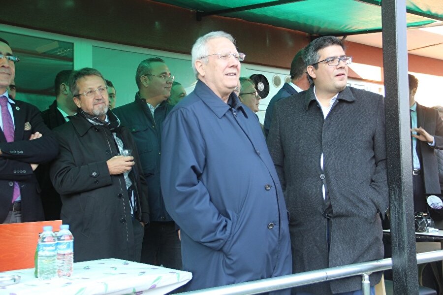 Aziz Yıldırım gazetecilere pas attı!